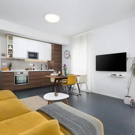 Modern Center Apartment Porec